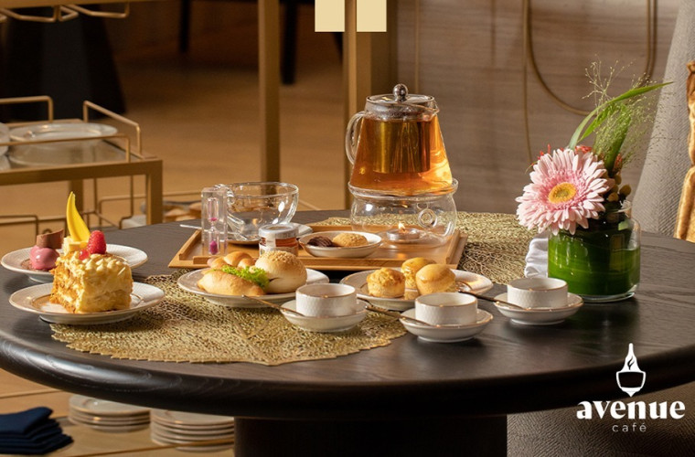 Afternoon Tea at Avenue Cafe, Steigenberger Hotel Doha