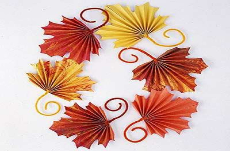 FREE!!    Folded paper fall leaves craft Workshop