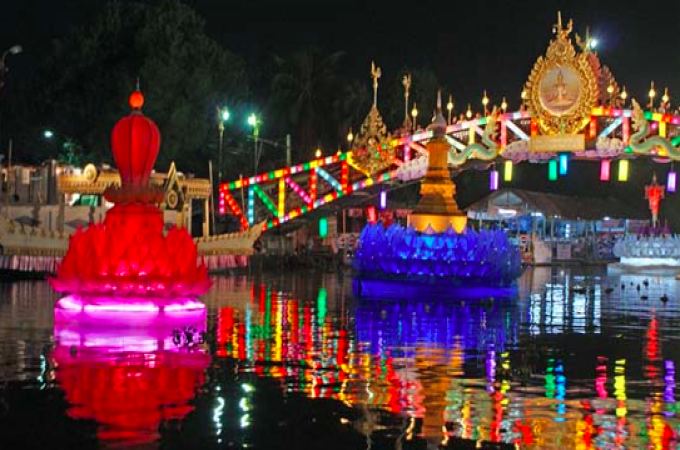 Loy Krathong - Thai Festival of Lights - 