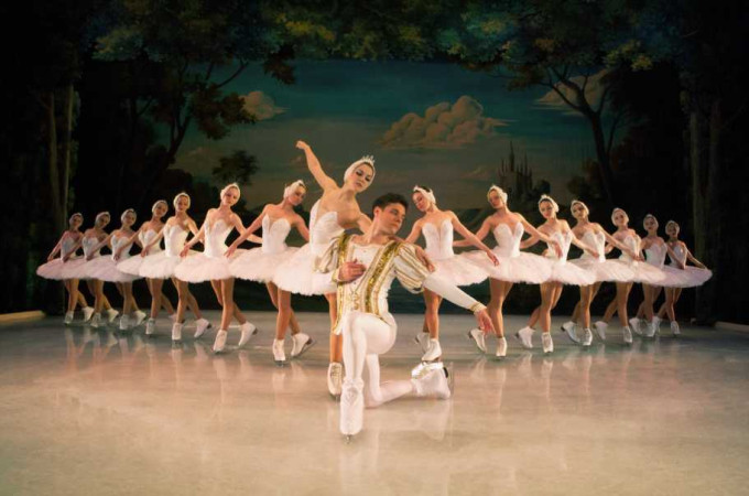 Swan Lake: Classical Ballet on Ice